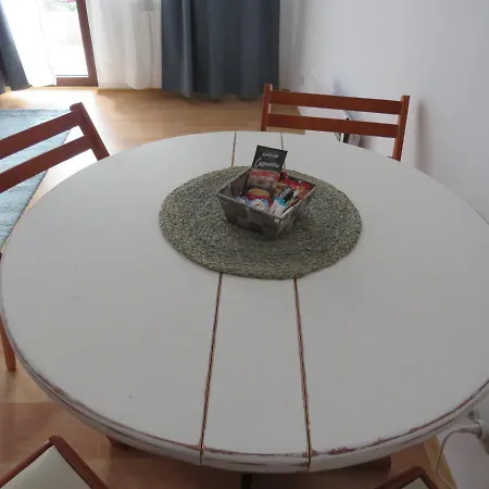 Flora Violet Nr 10 Apartament Boroveț