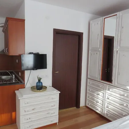 Apartment Flora Violet Nr 10